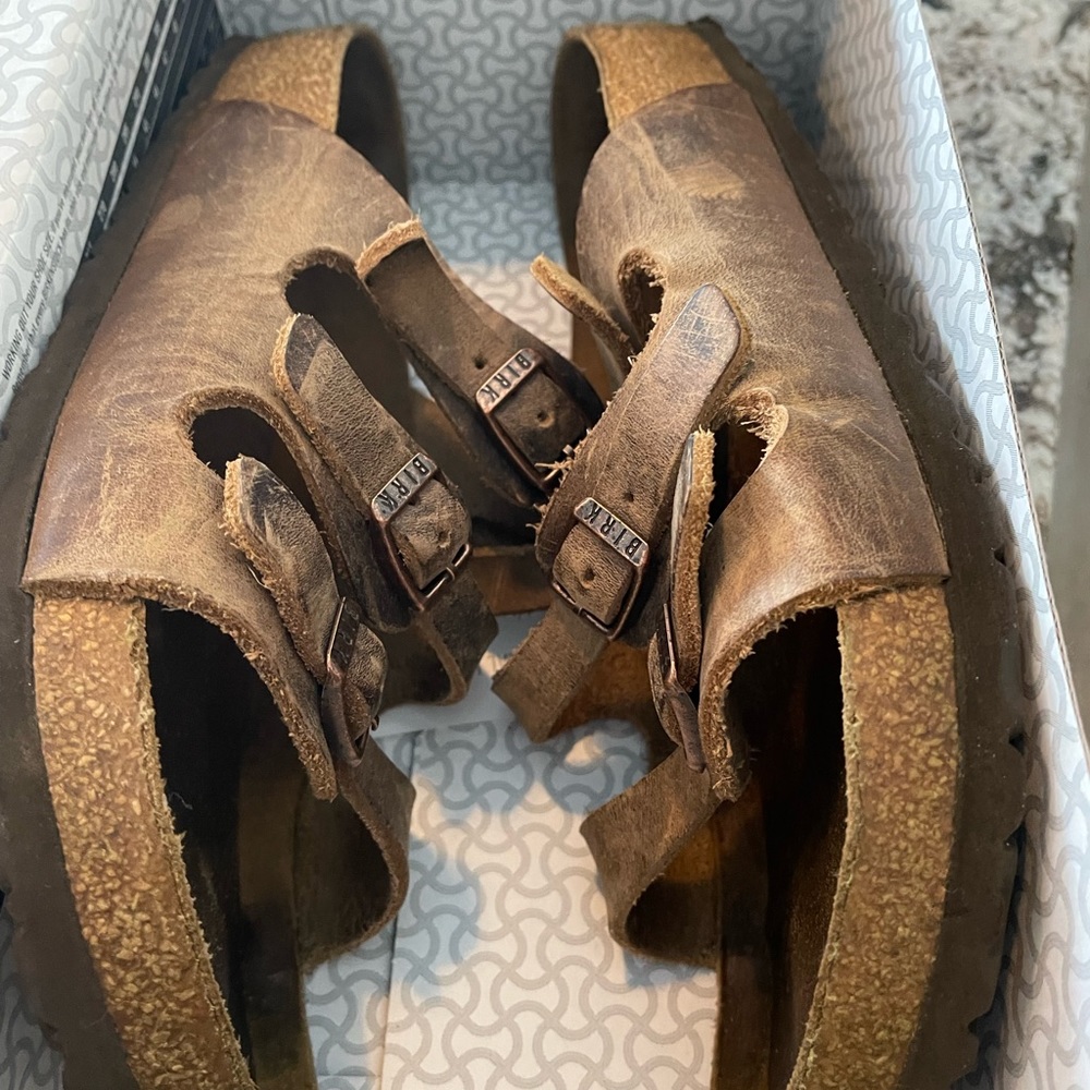 Birkenstocks tobacco brown